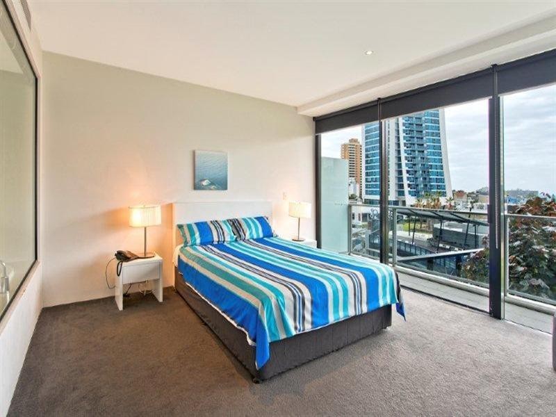 9 Ferny Avenue, Surfers Paradise QLD 4217