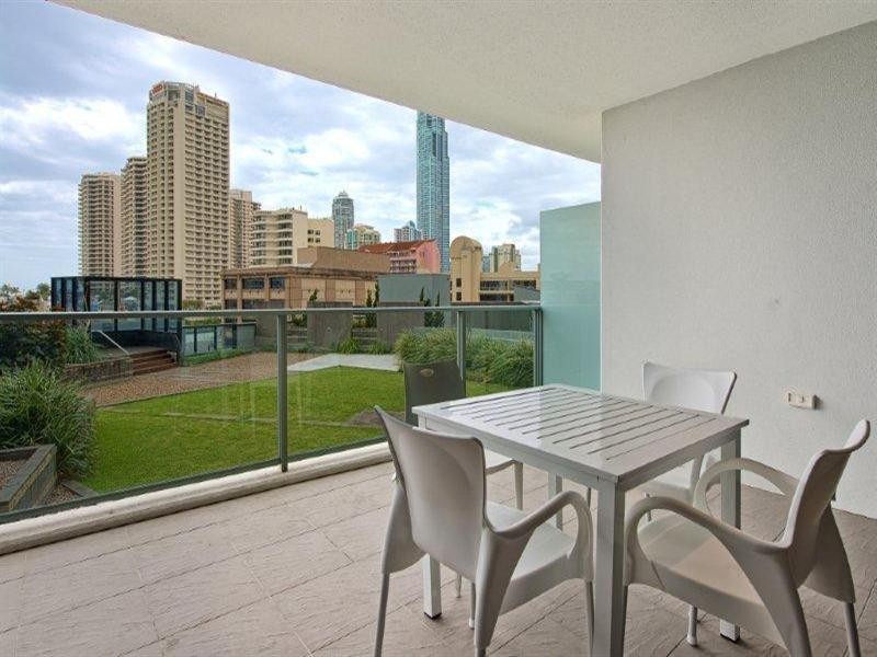 9 Ferny Avenue, Surfers Paradise QLD 4217