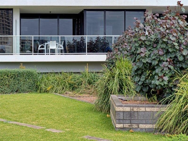 9 Ferny Avenue, Surfers Paradise QLD 4217