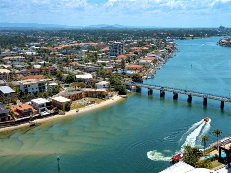 9 Ferny Avenue, Surfers Paradise QLD 4217