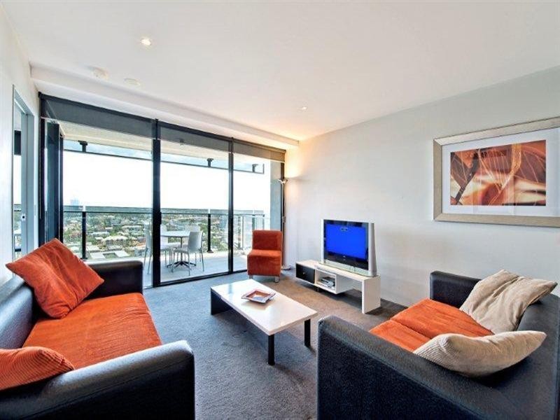 9 Ferny Avenue, Surfers Paradise QLD 4217