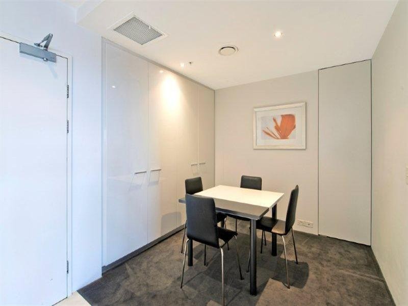 9 Ferny Avenue, Surfers Paradise QLD 4217