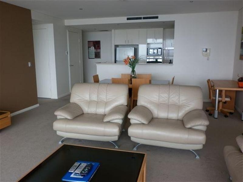 1 Como Cresent, Southport QLD 4215