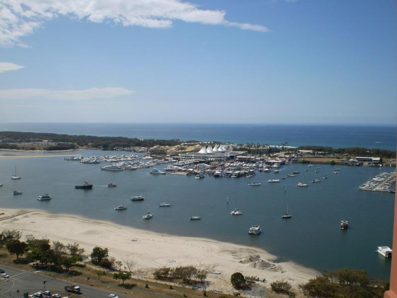 1 Como Cresent, Southport QLD 4215