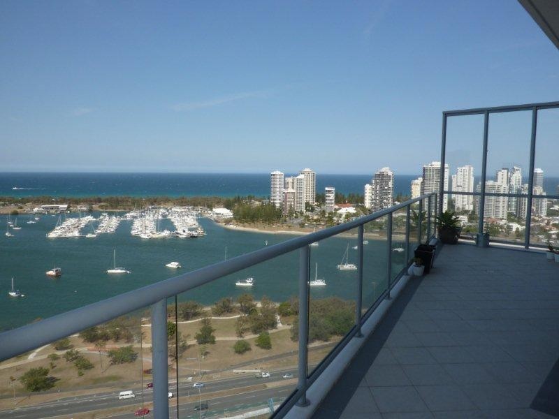 1 Como Cresent, Southport QLD 4215