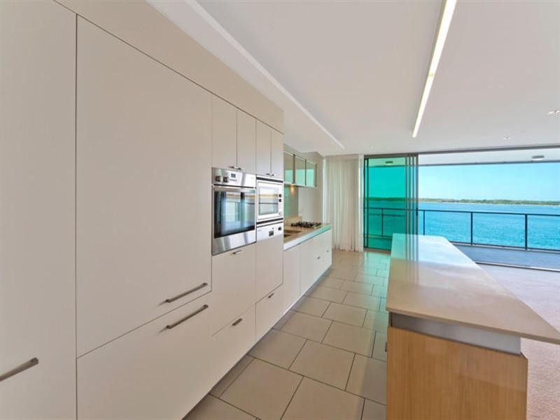 2 Ephraim Island, Paradise Point QLD 4216