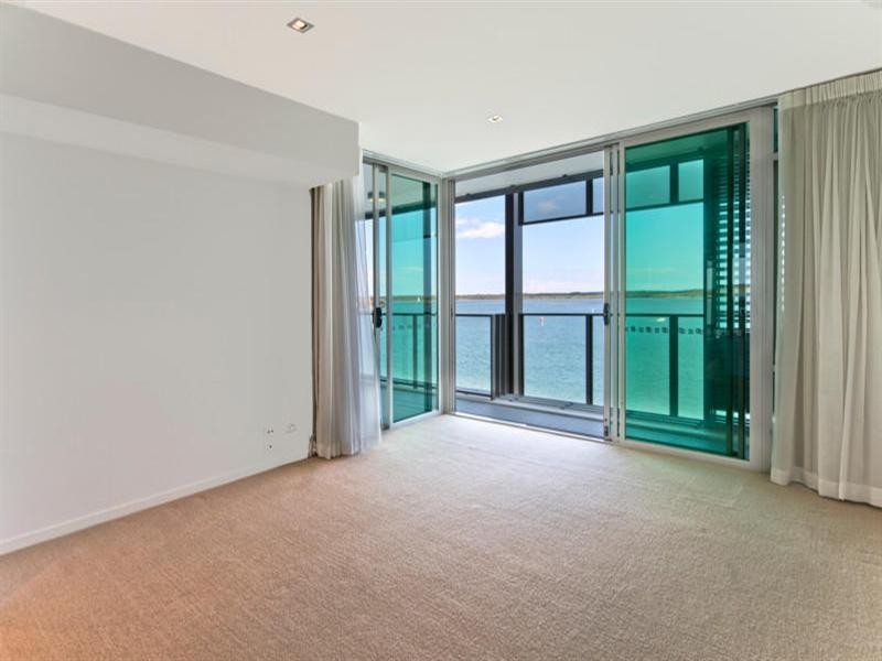 2 Ephraim Island, Paradise Point QLD 4216