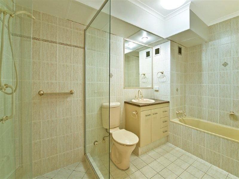 33 Thornton Street, Surfers Paradise QLD 4217