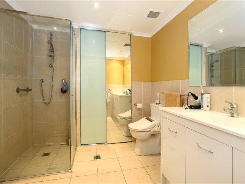 2 Admiralty Drive, Surfers Paradise QLD 4217