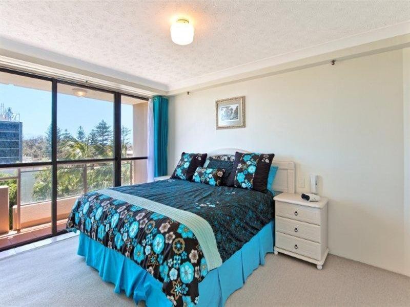 13 Cunningham Avenue, Main Beach QLD 4217