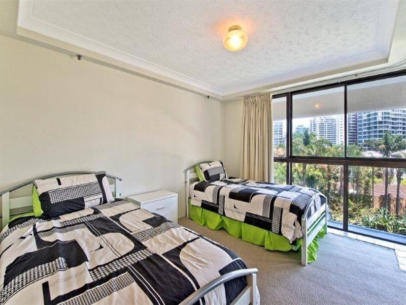 13 Cunningham Avenue, Main Beach QLD 4217