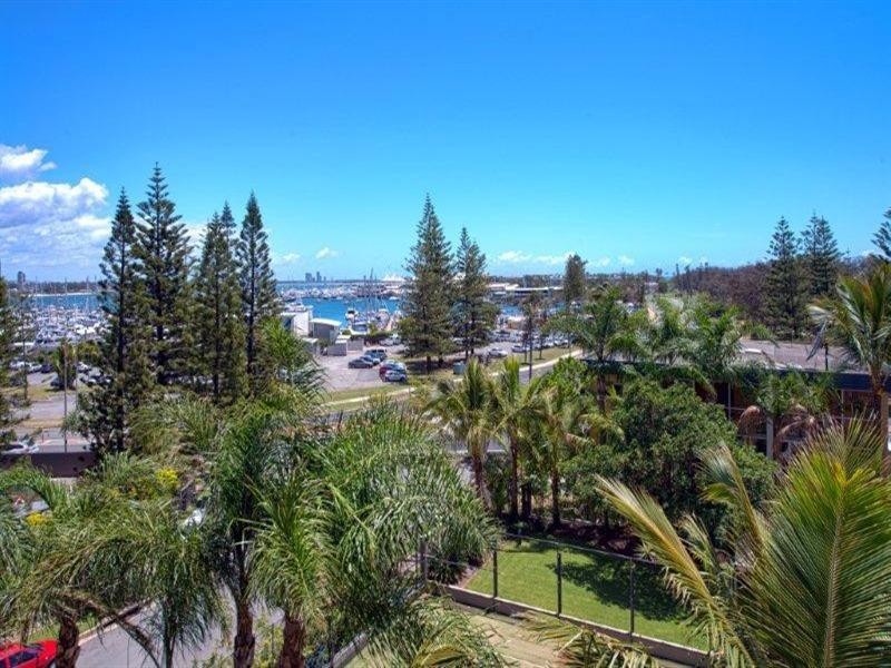 13 Cunningham Avenue, Main Beach QLD 4217