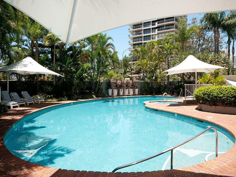 13 Cunningham Avenue, Main Beach QLD 4217