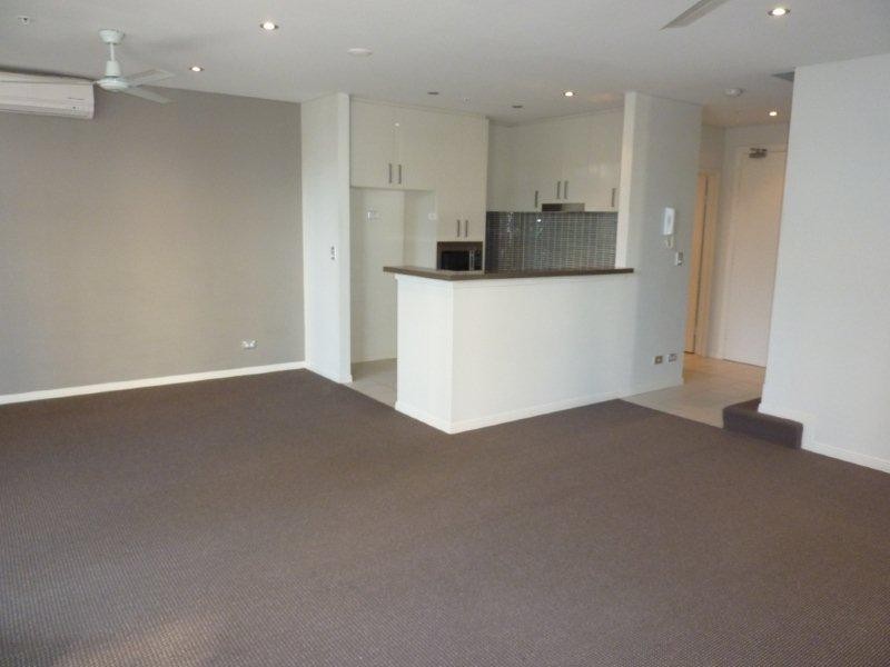 4 Como Crescent, Southport QLD 4215