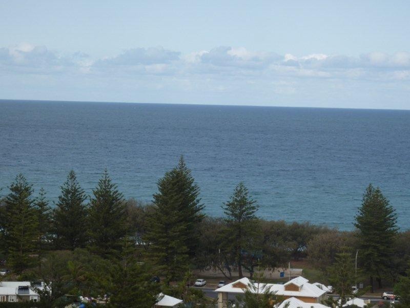 17 Hughes Avenue, Main Beach QLD 4217