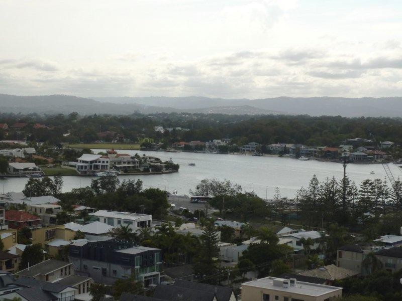 17 Hughes Avenue, Main Beach QLD 4217