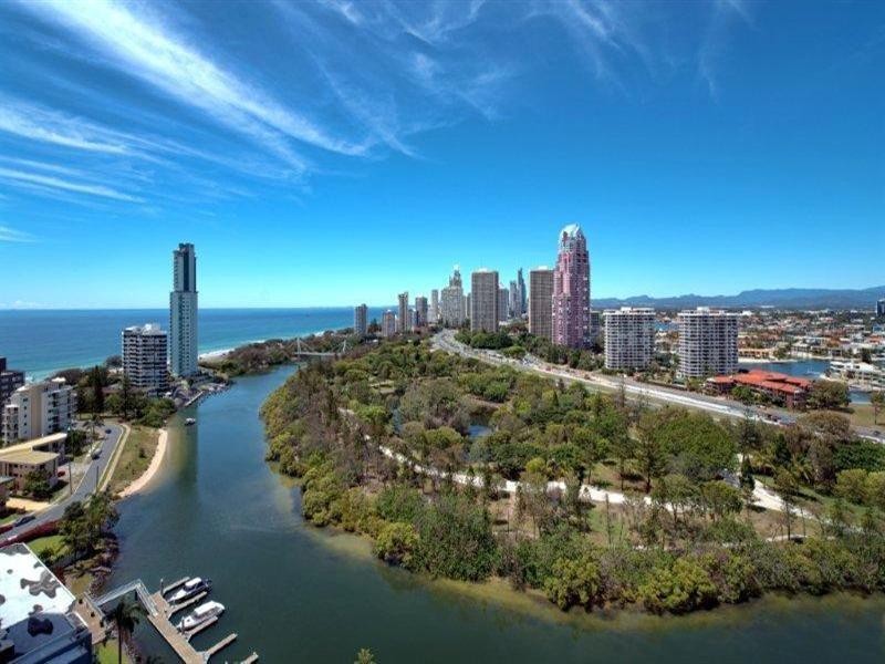 24 Breaker Street, Main Beach QLD 4217