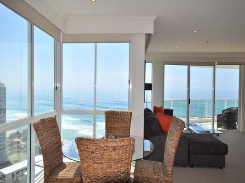 5 Woodroffe Avenue, Main Beach QLD 4217