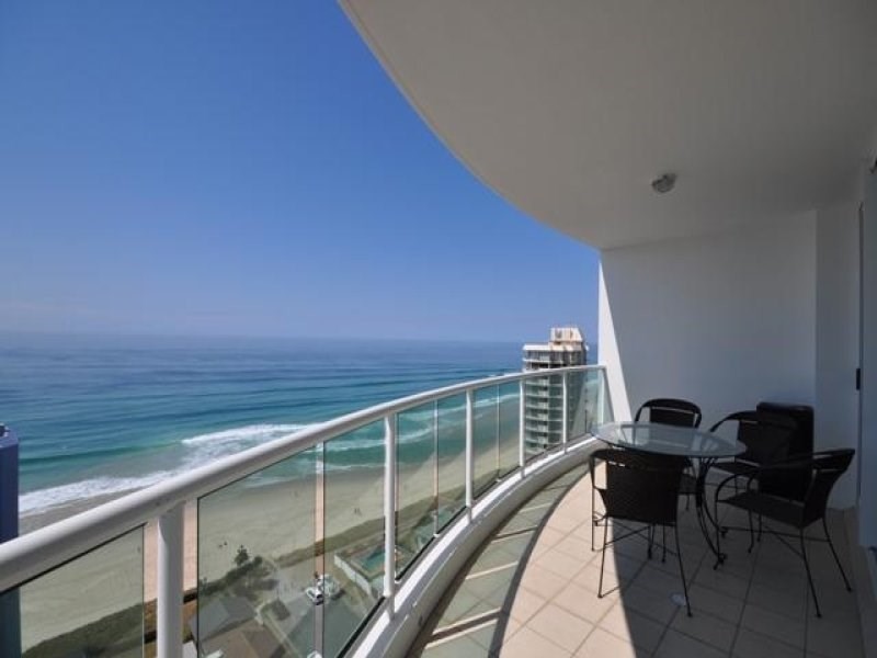 5 Woodroffe Avenue, Main Beach QLD 4217