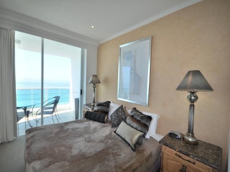 5 Woodroffe Avenue, Main Beach QLD 4217