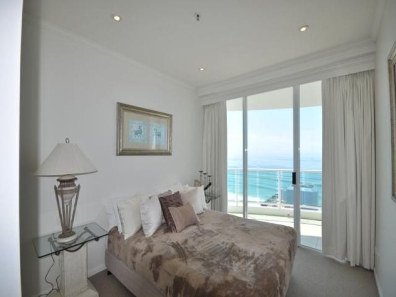 5 Woodroffe Avenue, Main Beach QLD 4217