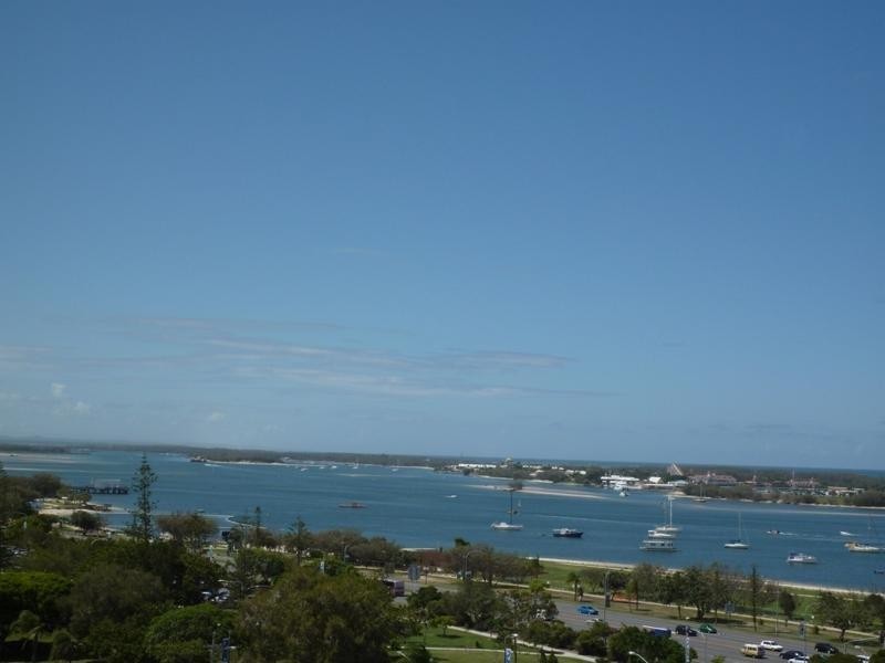 1 Como Crescent, Southport QLD 4215