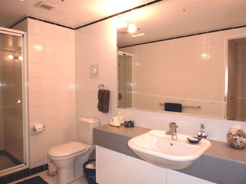 12 Commodore Drive, Surfers Paradise QLD 4217