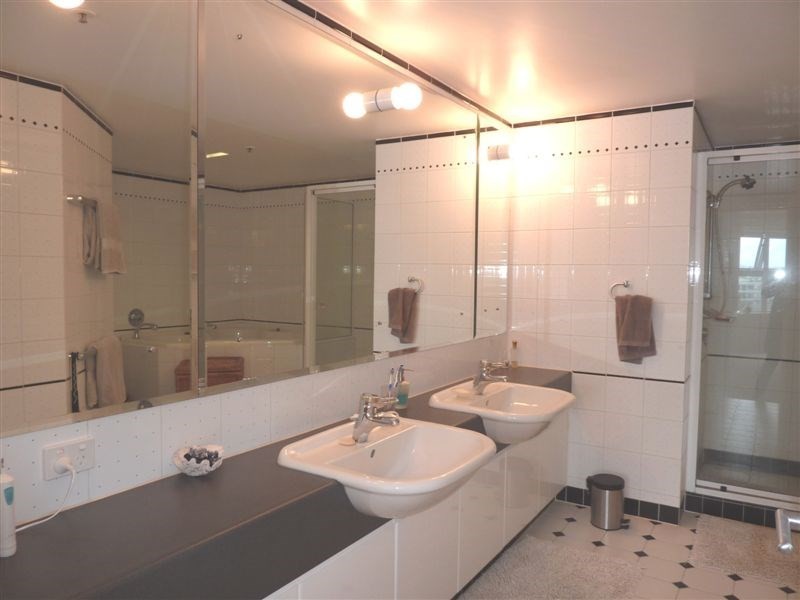 12 Commodore Drive, Surfers Paradise QLD 4217