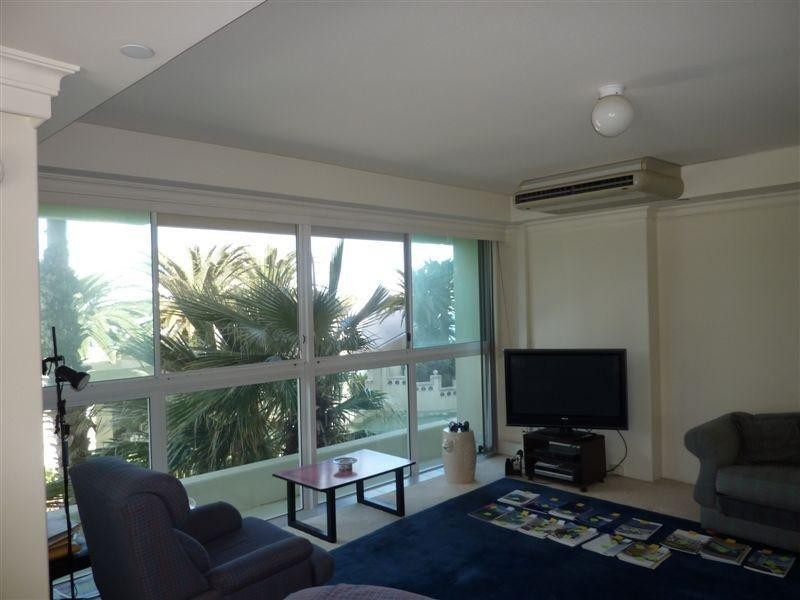 75 Brighton Parade, Southport QLD 4215