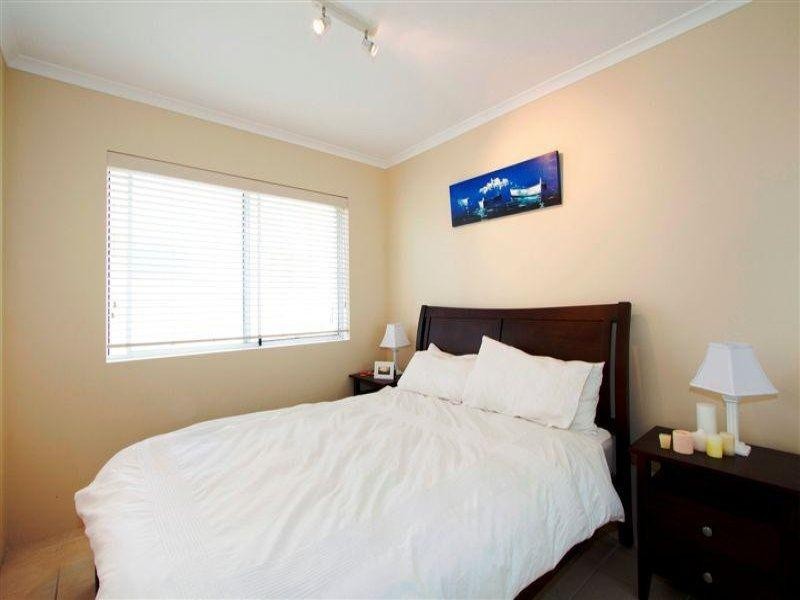 1 Cronin Avenue, Main Beach QLD 4217