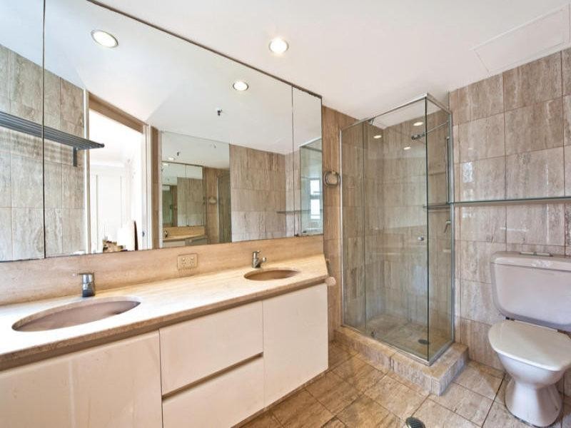 1 Serisier Avenue, Main Beach QLD 4217