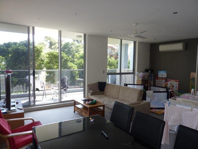 3 Como Crescent, Southport QLD 4215