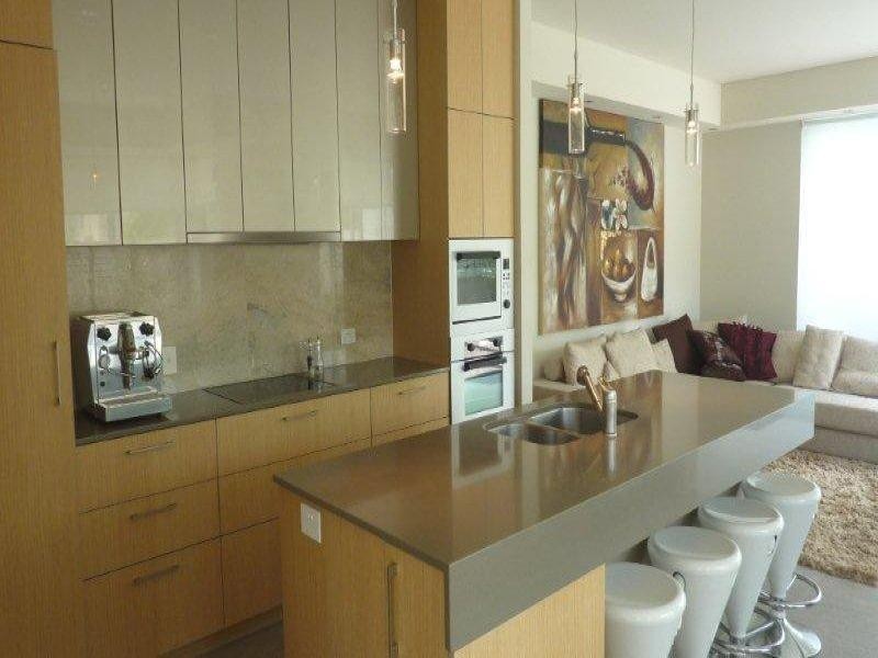 12 Oak Avenue, Surfers Paradise QLD 4217