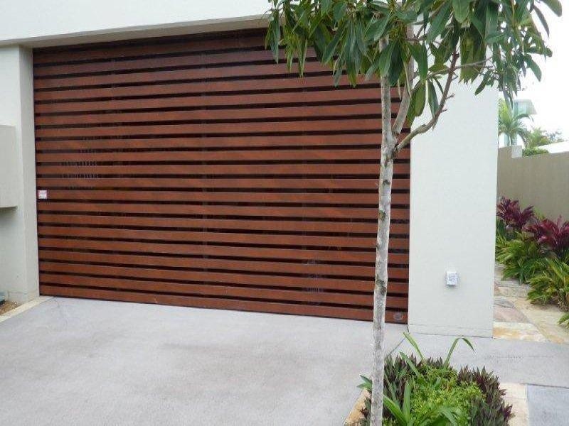 12 Oak Avenue, Surfers Paradise QLD 4217