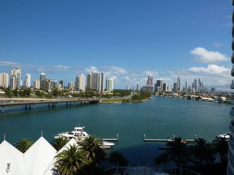 75 Brighton Parade, Southport QLD 4215