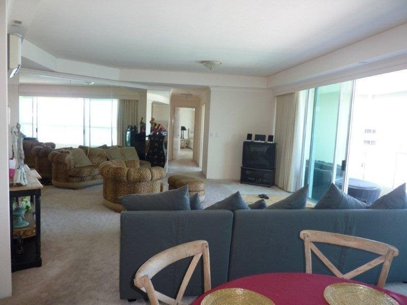 75 Brighton Parade, Southport QLD 4215