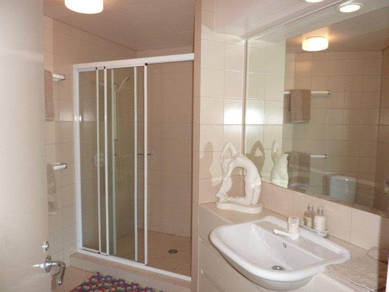 75 Brighton Parade, Southport QLD 4215