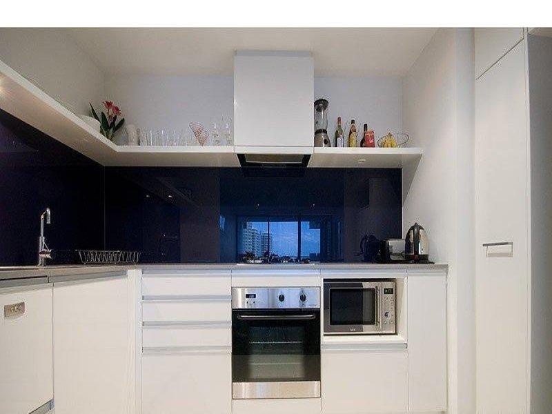 9 Ferny Avenue, Surfers Paradise QLD 4217