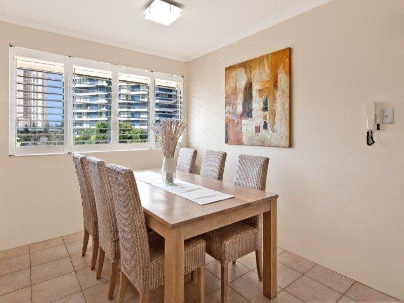 25 Pacific Street, Main Beach QLD 4217