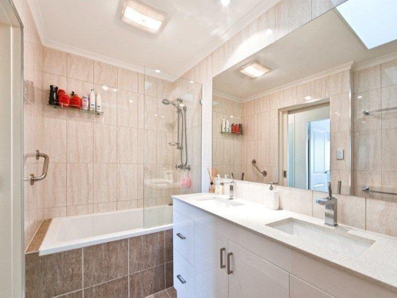 25 Pacific Street, Main Beach QLD 4217