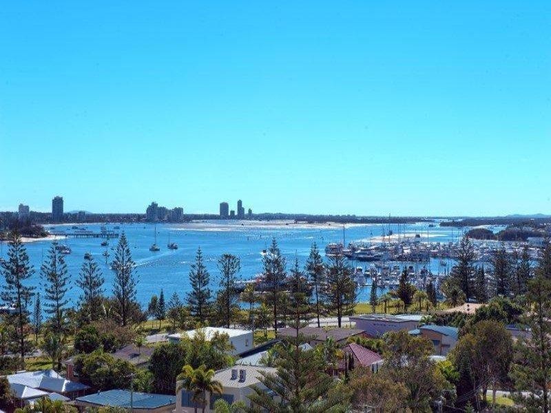 17 Hughes Avenue, Main Beach QLD 4217