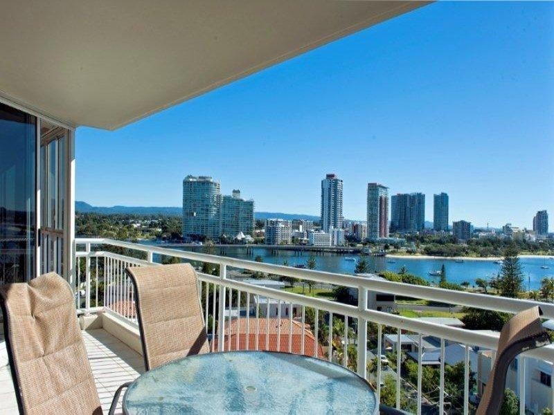 17 Hughes Avenue, Main Beach QLD 4217