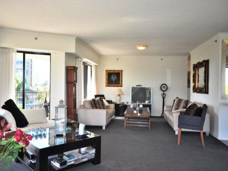 24 Breaker Street, Main Beach QLD 4217