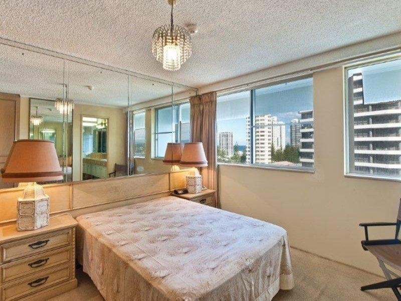 18 Macarthur Parade, Main Beach QLD 4217