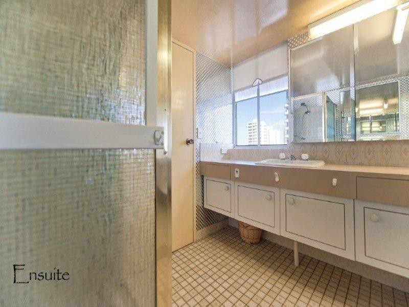 18 Macarthur Parade, Main Beach QLD 4217