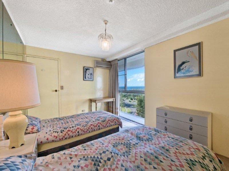 18 Macarthur Parade, Main Beach QLD 4217