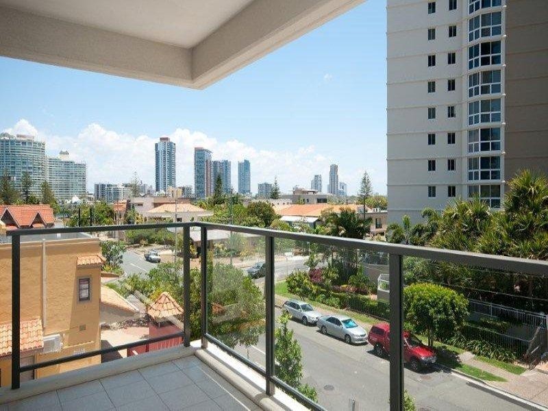24 Hughes Avenue, Main Beach QLD 4217