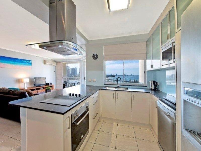 11 Hughes Avenue, Main Beach QLD 4217