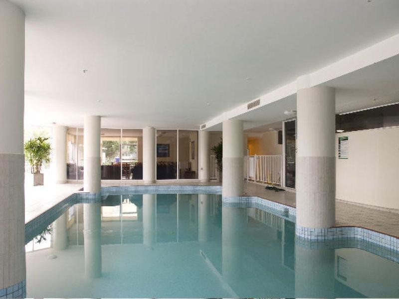 11 Hughes Avenue, Main Beach QLD 4217