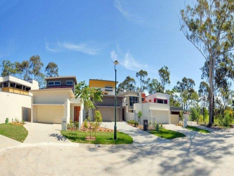 5 and 9 Tashey Court, Bundall QLD 4217